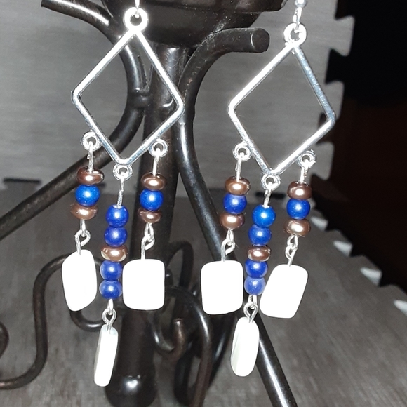 🐸Mother of Pearl, Lapiz & Pearl Earrings - Picture 3 of 7